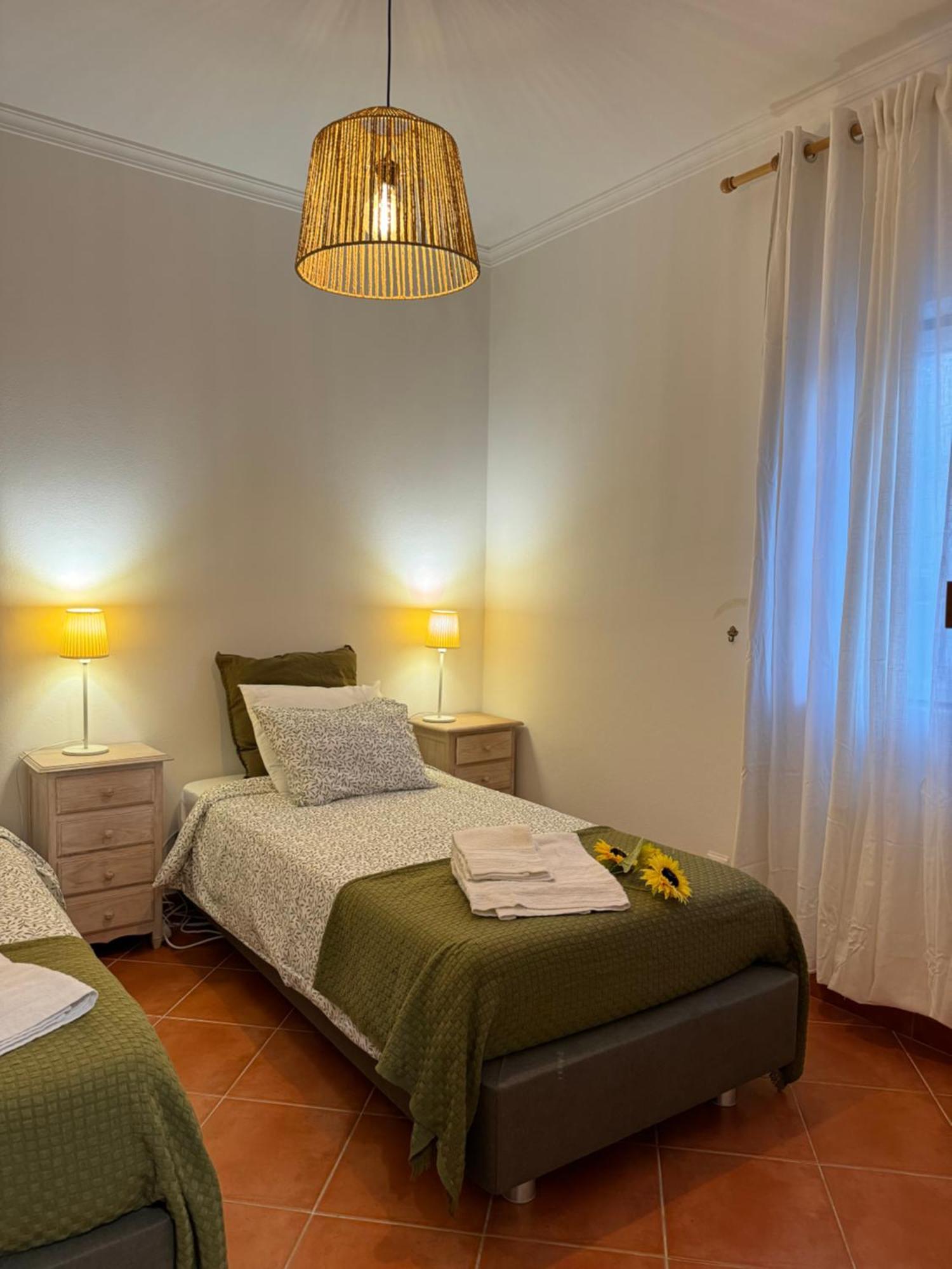 Quarto Duplo Com Terraco E Casa De Banho Privativa - Em Casa De Praia Em Almograve - Trilho Dos Pescadores Экстерьер фото