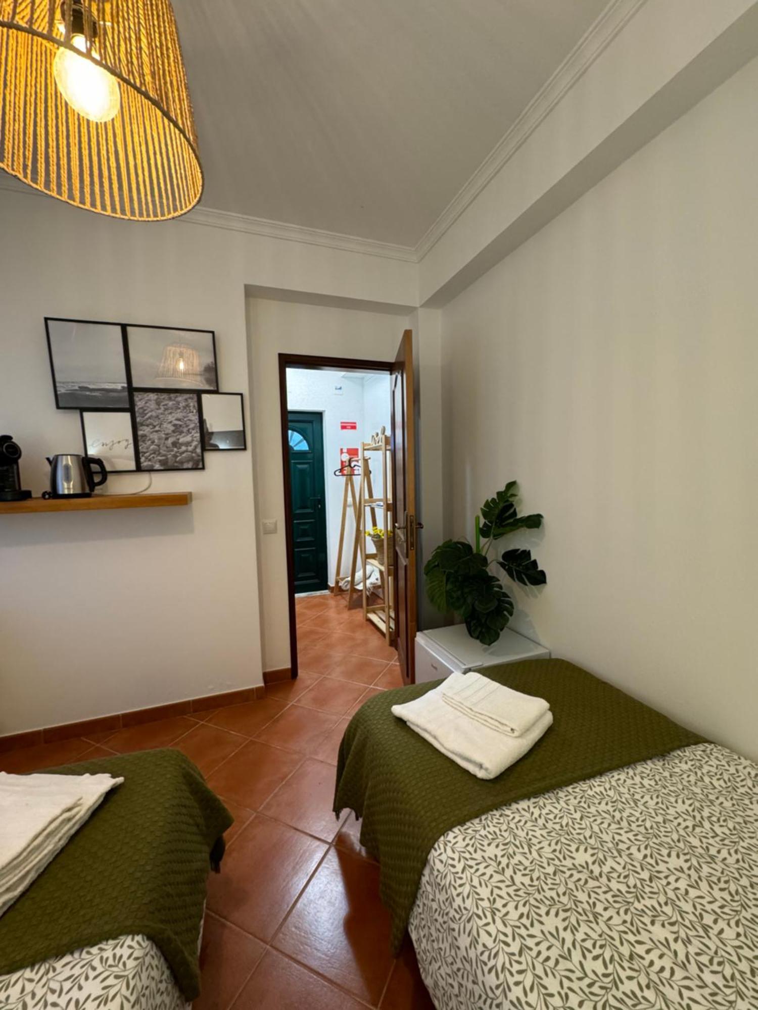Quarto Duplo Com Terraco E Casa De Banho Privativa - Em Casa De Praia Em Almograve - Trilho Dos Pescadores Экстерьер фото